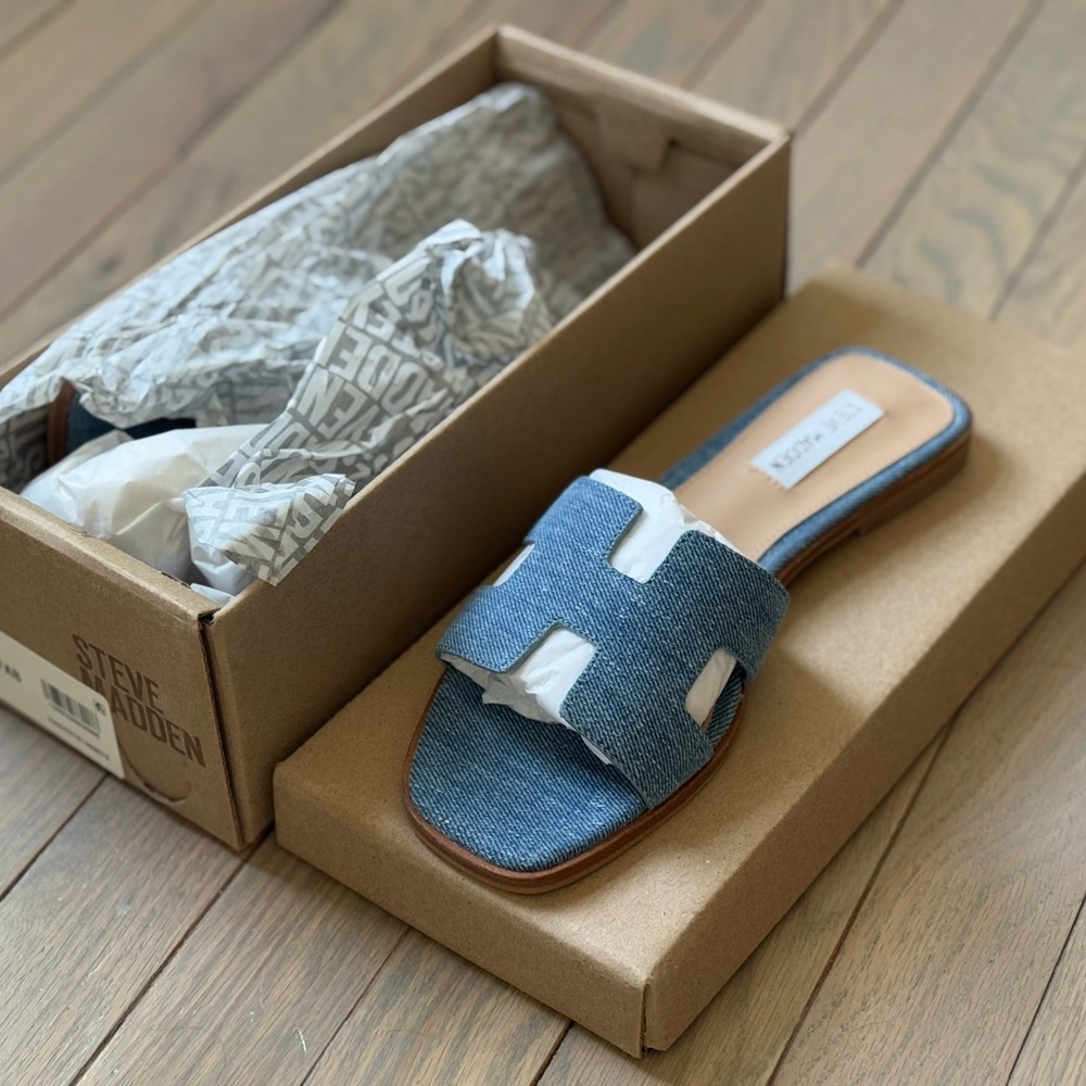 Steve Madden Blue and White Casual Sandals